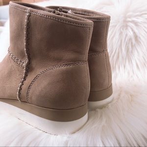 naturalizer julian bootie